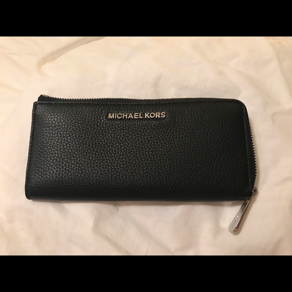 Michael Kors Bedford Large 3/4 zip Wallet- Black